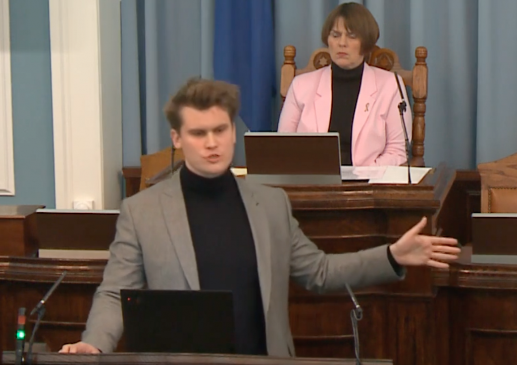 Segir Sjálfstæðisflokkinn vilja opna leið fyrir gul stéttarfélög