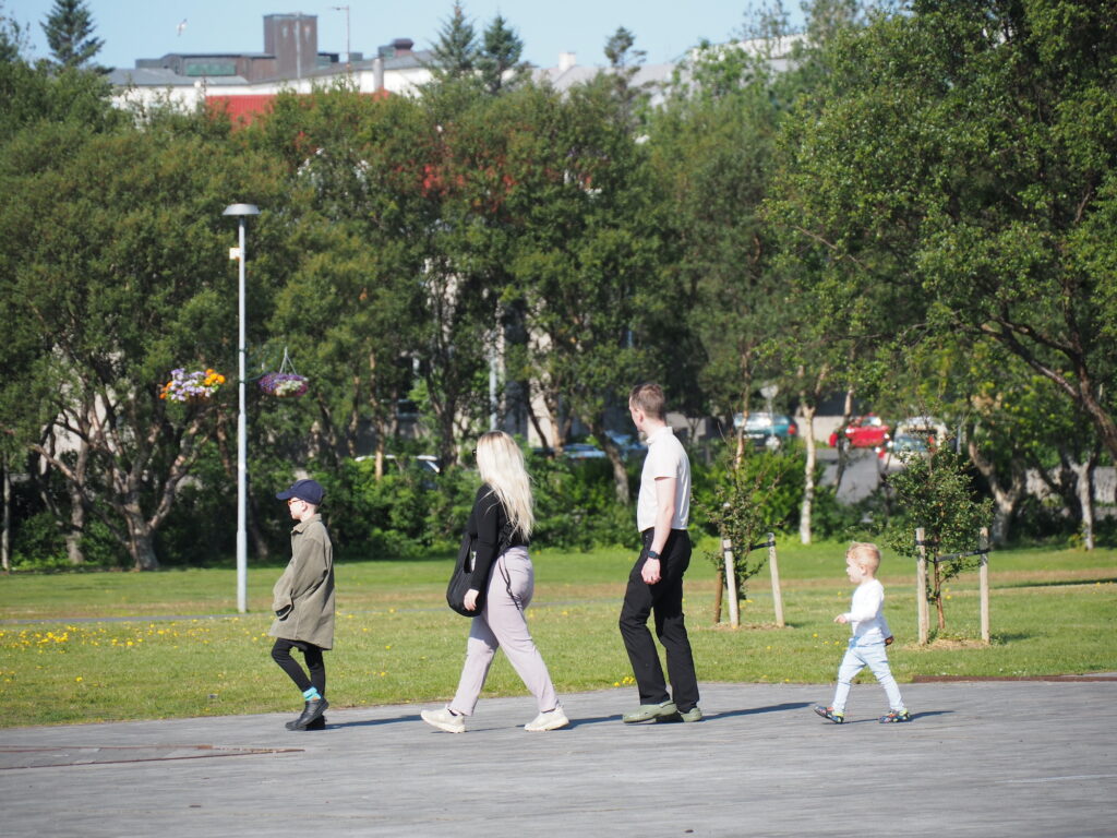 Almenningur nýtir og nýtur almenningsgarða sem aldrei fyrr