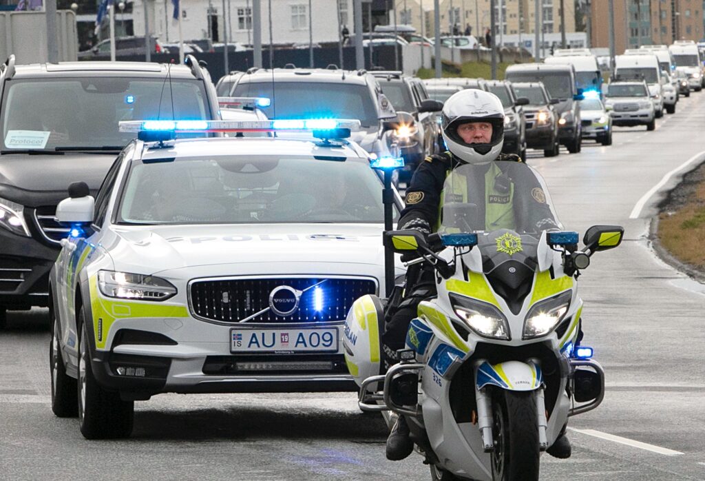 Löngu ljóst að lög veita erlendu lögregluliði of mikið vald en ráðherra svaraði með skætingi