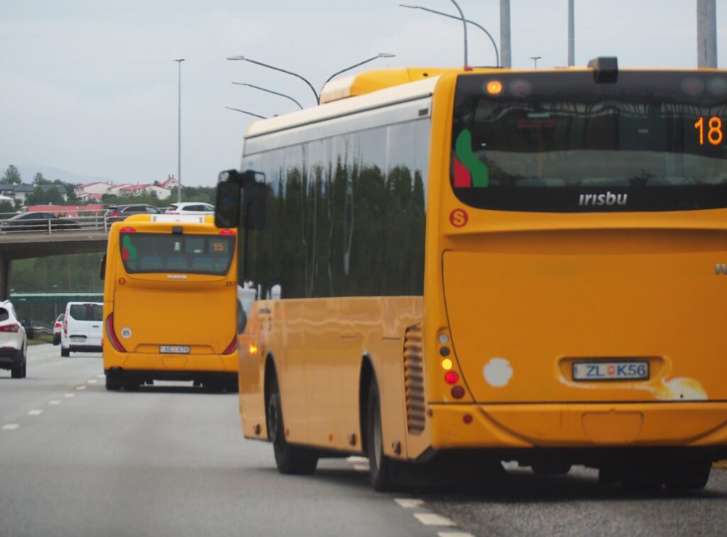 Af hverju eru ekki posar í strætó?