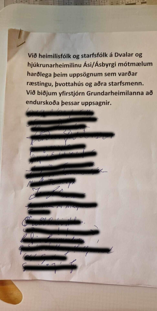 Starfsfólkið segir svívirðilega á sér brotið