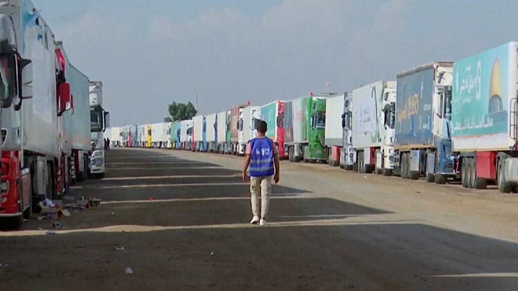 Á föstudag verður 20 vörubílum hleypt til Gasa – Alls ekki nóg, segja hjálparsamtök