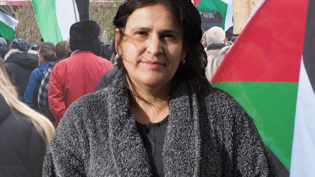 Palestínska móðirin Jawaher og börn hennar bíða enn brottvísunar við Bæjarhraun