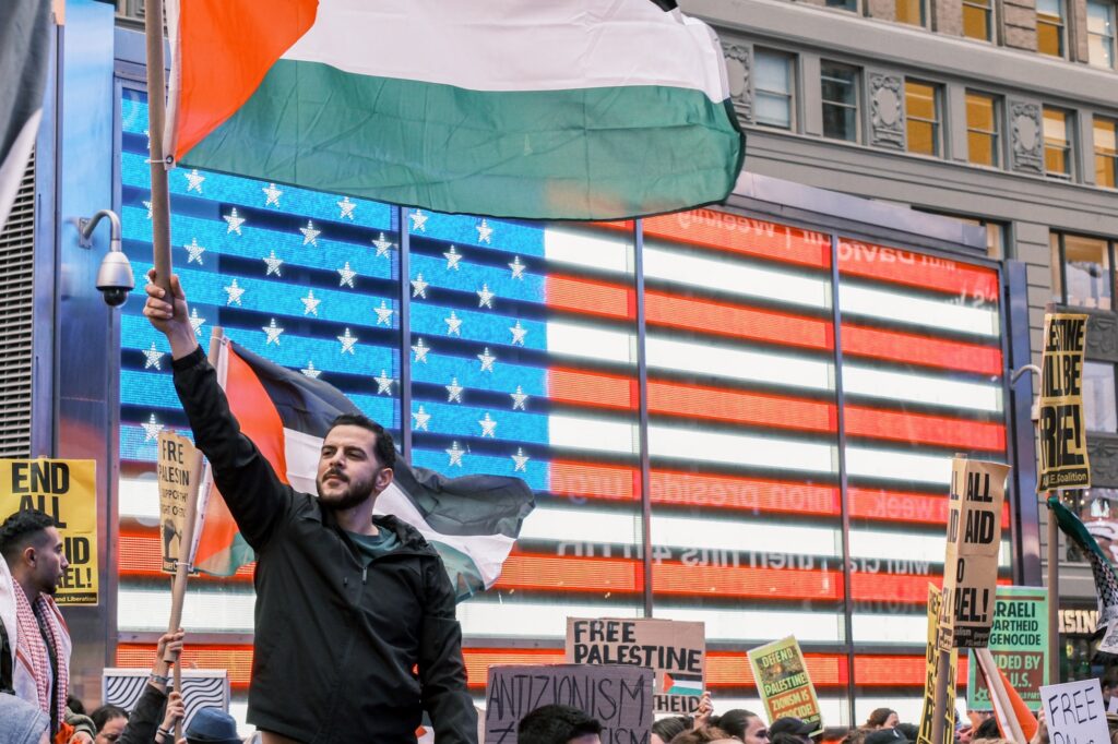 Bandaríska vinstrið deilir um útifund til stuðnings Palestínu daginn eftir árásir Hamas