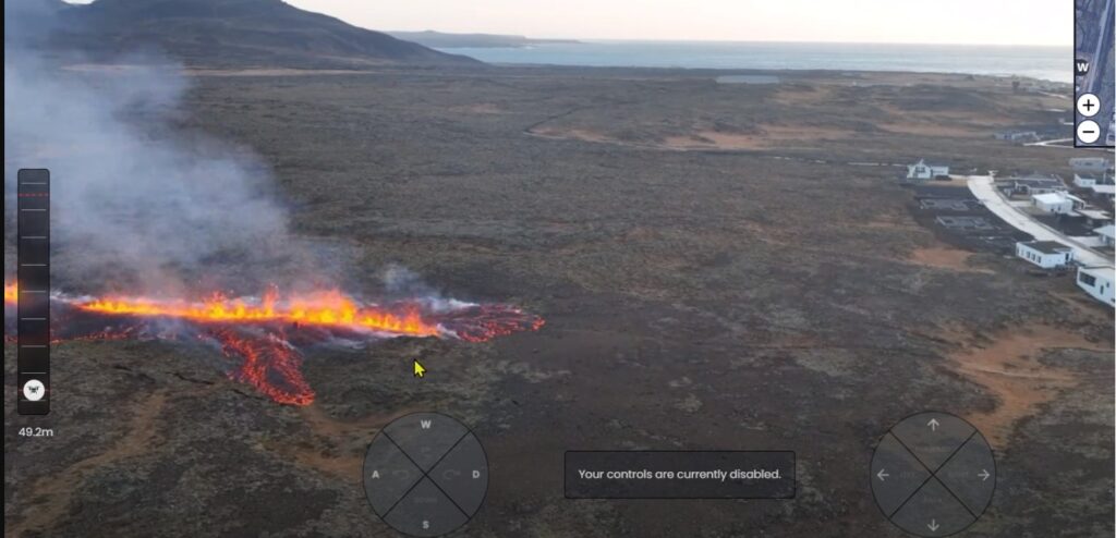 Varnargarðarnir virðast gera gagn: „Hraunið vellur uppvið varnargarðinn allan“