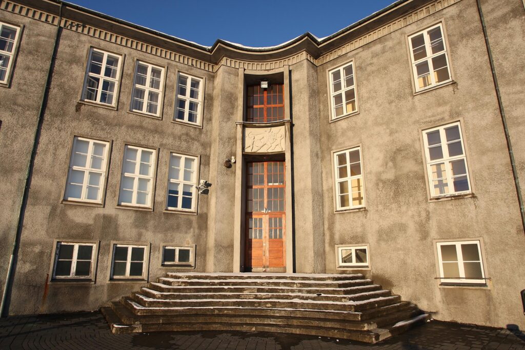 Alvarlegur atburður í Austurbæjarskóla í morgun