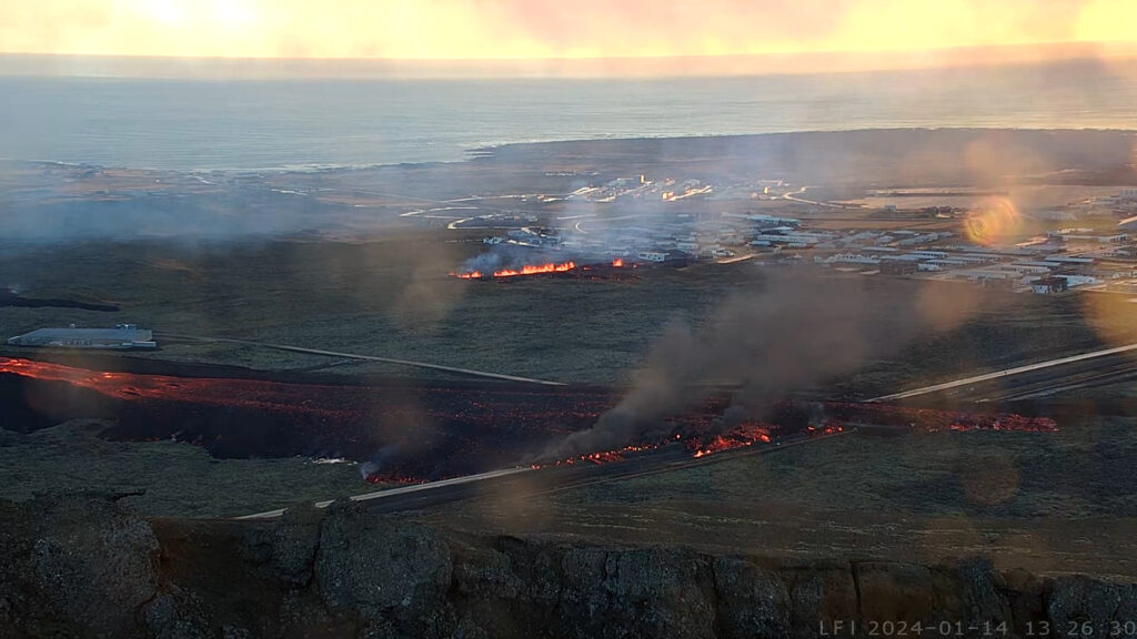 Fjöldi pípulagningamanna fer í hús í í dag í Grindavík