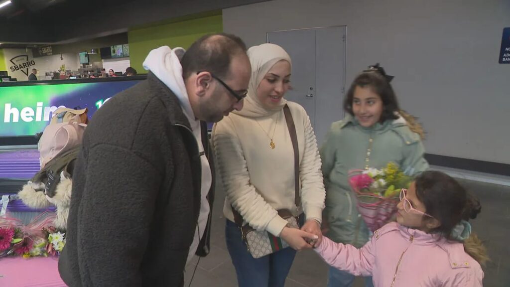 „Hvernig falleg mynd af ungri konu og tveim brosandi börnum getur framkallað annað eins hatur?“