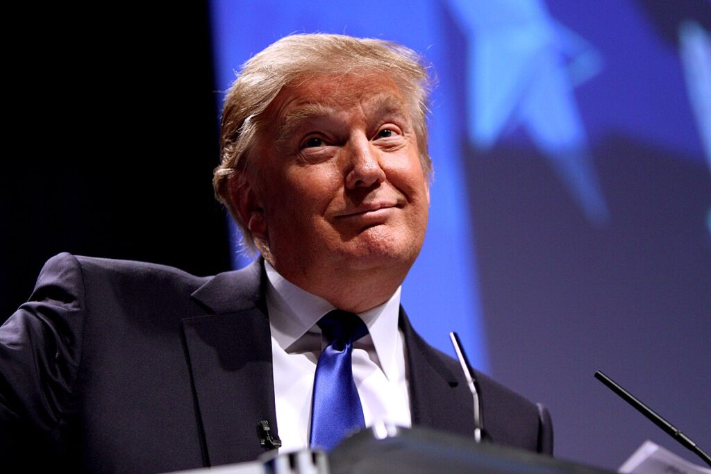 Trump myndi vinna Biden samkvæmt nýrri könnun