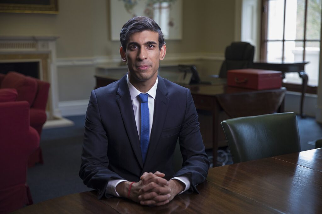 Rishi Sunak hæddist að transfólki fyrir framan móður myrtrar transstúlku  