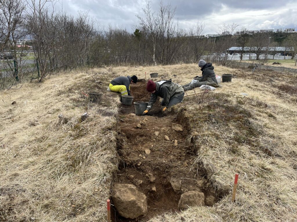 Furðulegur fundur bak við Klepp – Telja sig hafa fundið leifar af blekkingarleik Breta