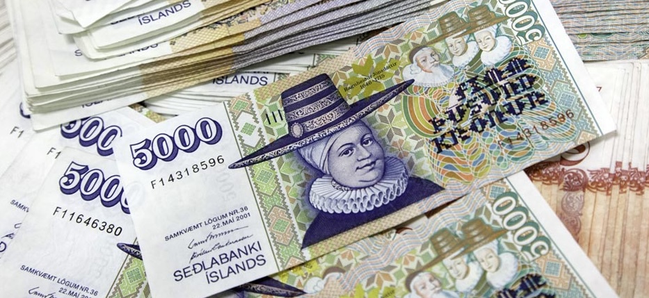 Kjarabætur sem voru étnar – og krónan tók sinn skerf