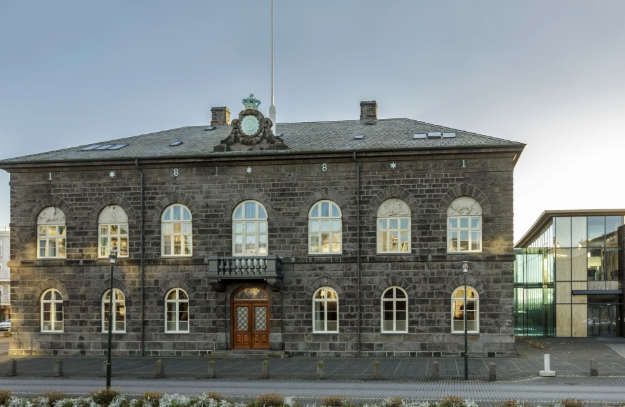 Samfylkingin og Viðreisn fengju 30 þingmenn